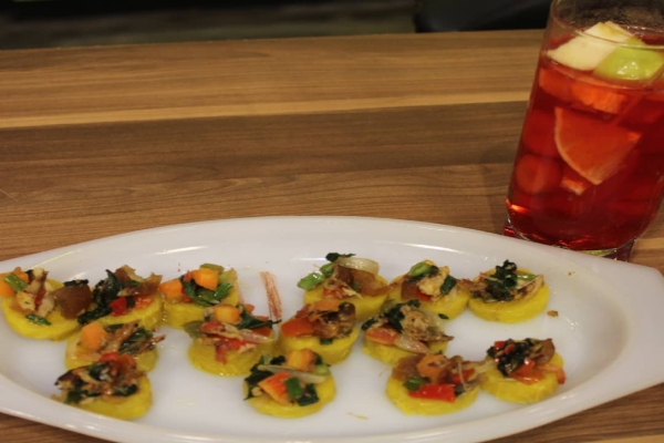Boiled Plantain and Veggie Sauce Toppings With Apple Flavored Chapman